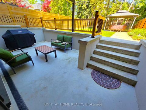 Photo 7 at 586 Broadway Avenue E, Leaside, Toronto