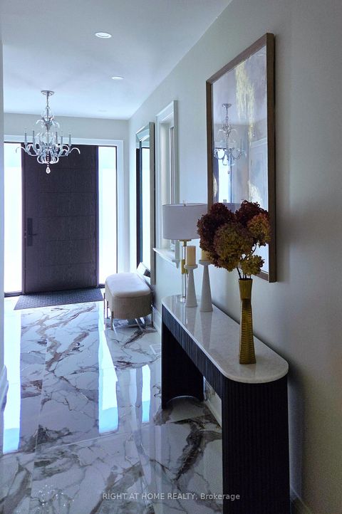 Photo 8 at 586 Broadway Avenue E, Leaside, Toronto