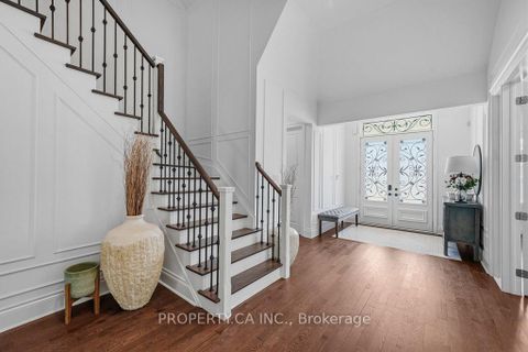 Photo 2 at 81 Parkheights Trail, Nobleton, King