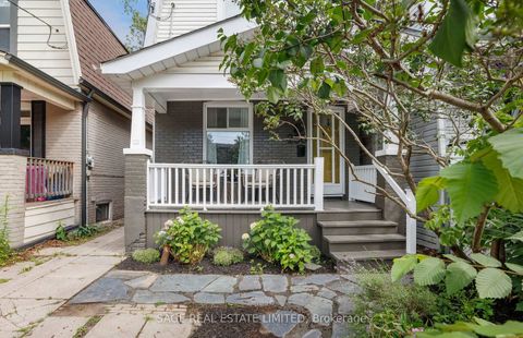 Photo 2 at 250 Springdale Boulevard, East York, Toronto