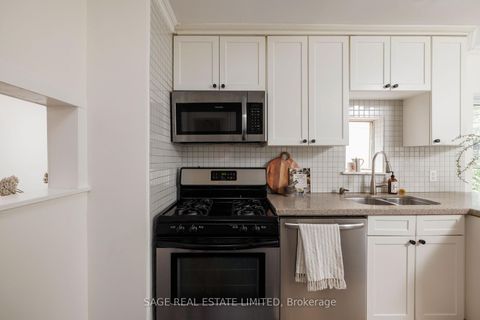 Photo 16 at 250 Springdale Boulevard, East York, Toronto