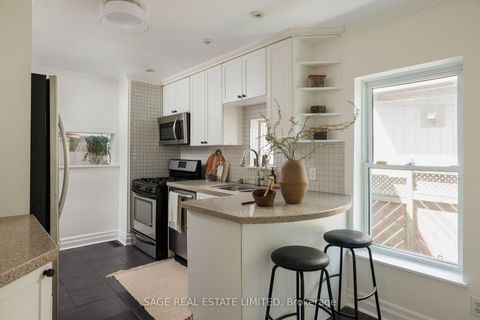 Photo 19 at 250 Springdale Boulevard, East York, Toronto