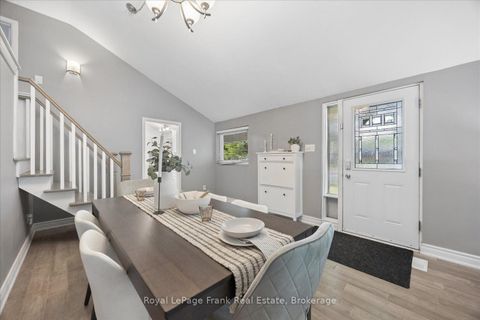 Photo 3 at 2 Rosswood Crescent, Bendale, Toronto
