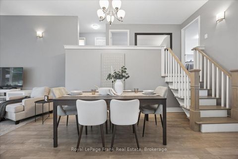 Photo 4 at 2 Rosswood Crescent, Bendale, Toronto