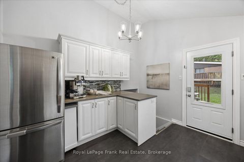 Photo 12 at 2 Rosswood Crescent, Bendale, Toronto