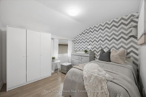Photo 18 at 2 Rosswood Crescent, Bendale, Toronto