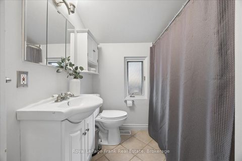 Photo 19 at 2 Rosswood Crescent, Bendale, Toronto