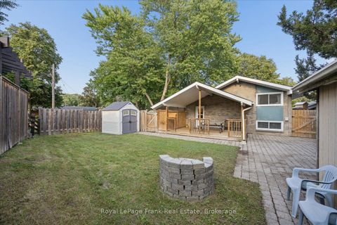 Photo 30 at 2 Rosswood Crescent, Bendale, Toronto