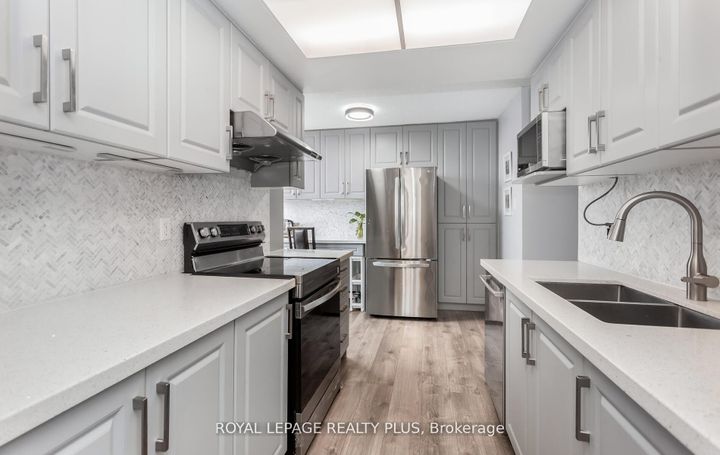 Photo 11 at 509 - 5 Lisa Street, Queen Street Corridor, Brampton