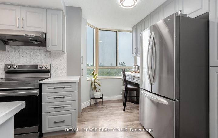 Photo 14 at 509 - 5 Lisa Street, Queen Street Corridor, Brampton