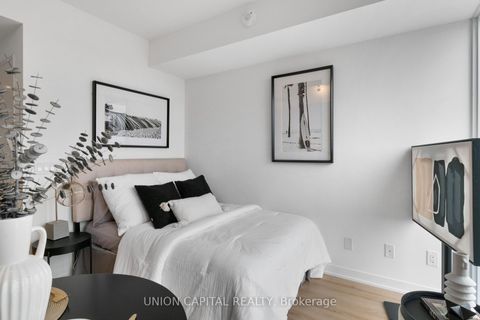 Photo 2 at 1612 - 319 Jarvis Street, Moss Park, Toronto