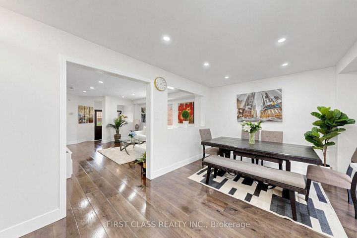 Photo 8 at 175 Tiller Trail, Fletcher's Creek Village, Brampton