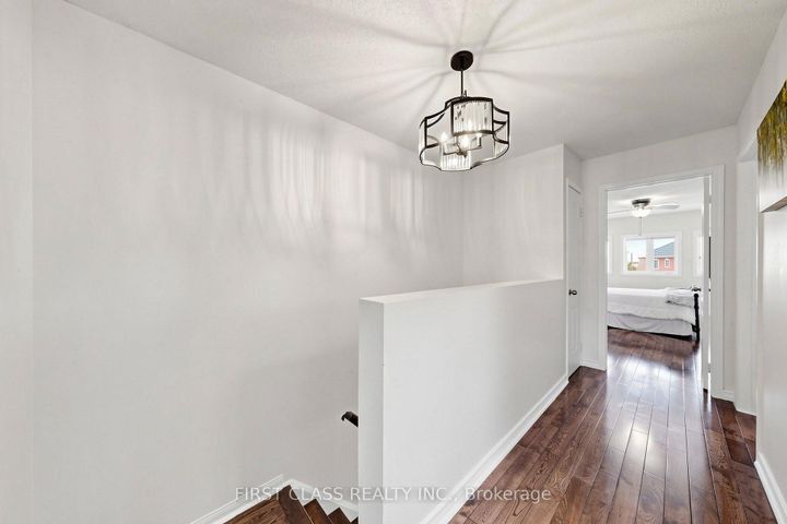 Photo 11 at 175 Tiller Trail, Fletcher's Creek Village, Brampton