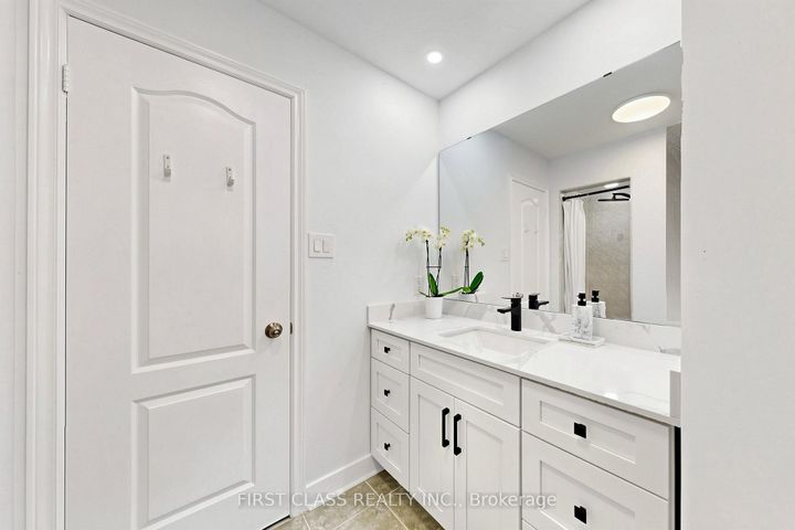 Photo 16 at 175 Tiller Trail, Fletcher's Creek Village, Brampton