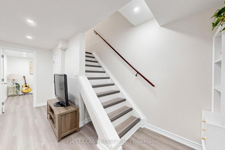 Photo 22 at 175 Tiller Trail, Fletcher's Creek Village, Brampton