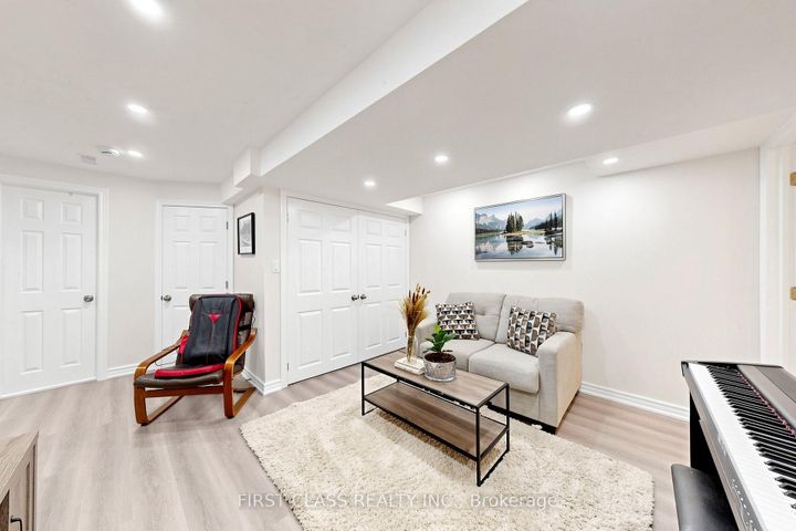 Photo 24 at 175 Tiller Trail, Fletcher's Creek Village, Brampton
