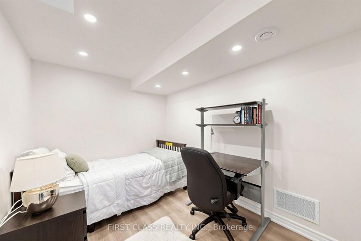 Photo 26 at 175 Tiller Trail, Fletcher's Creek Village, Brampton