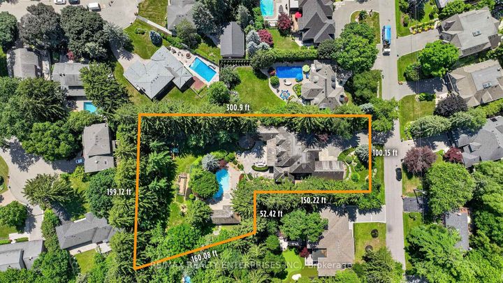 Photo 3 at 1396 Crescent Road, Lorne Park, Mississauga