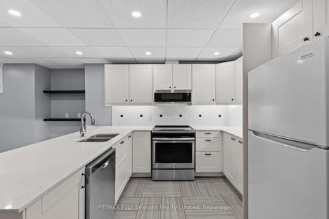 Photo 3 at 144 Country Lane, Painswick South, Barrie