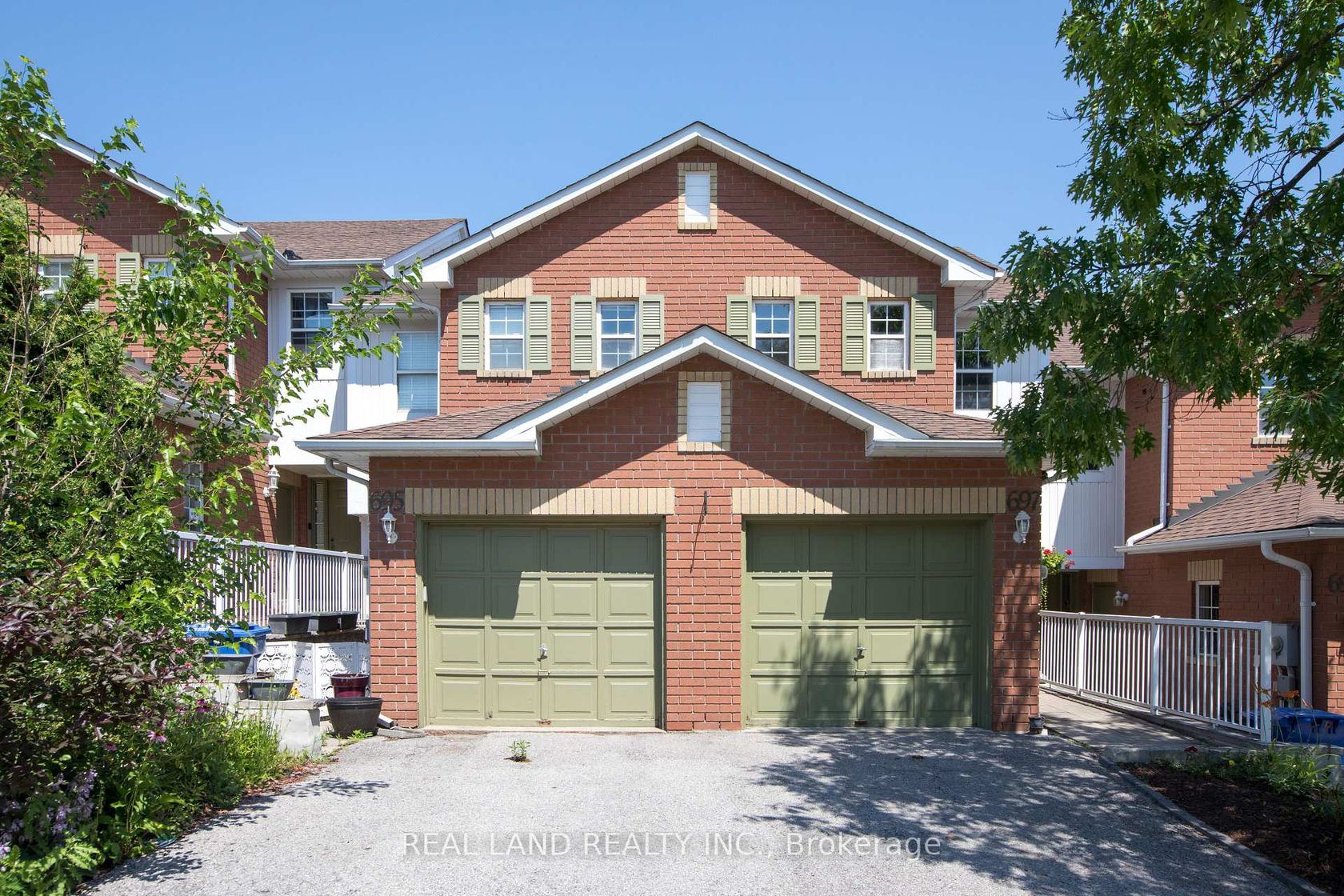 697 Limpert Terrace, College Manor, Newmarket photo number 2