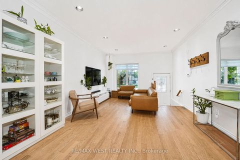 Photo 2 at 11 - 757 Sheppard Avenue W, Clanton Park, Toronto