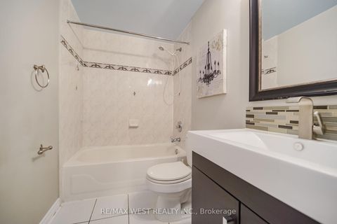 Photo 3 at 11 - 757 Sheppard Avenue W, Clanton Park, Toronto
