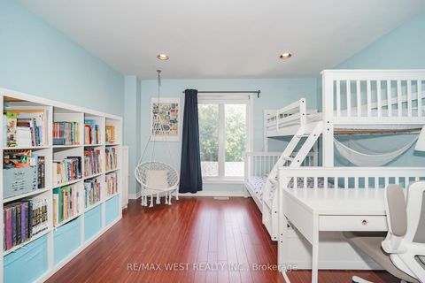Photo 6 at 11 - 757 Sheppard Avenue W, Clanton Park, Toronto