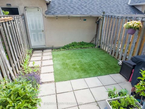 Photo 11 at 11 - 757 Sheppard Avenue W, Clanton Park, Toronto