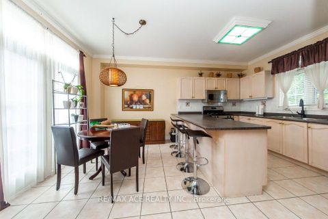 Photo 4 at 44 Mourning Dove Crescent, Malvern, Toronto