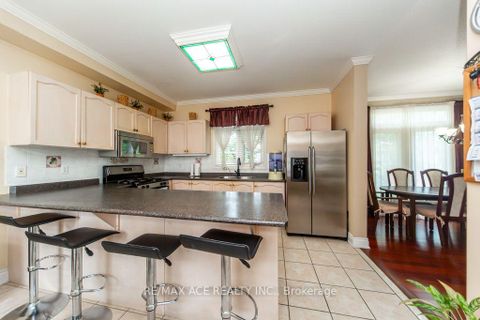 Photo 5 at 44 Mourning Dove Crescent, Malvern, Toronto