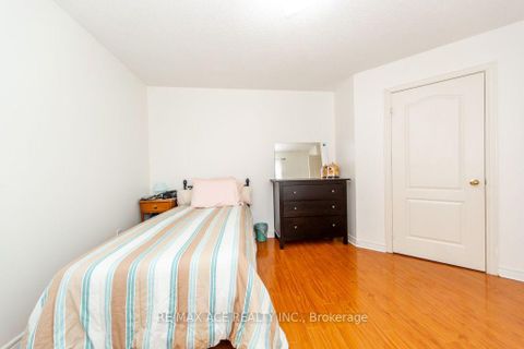 Photo 11 at 44 Mourning Dove Crescent, Malvern, Toronto