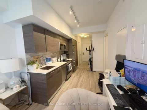 Photo 4 at 3105 - 28 Wellesley Street E, Yonge Corridor, Toronto