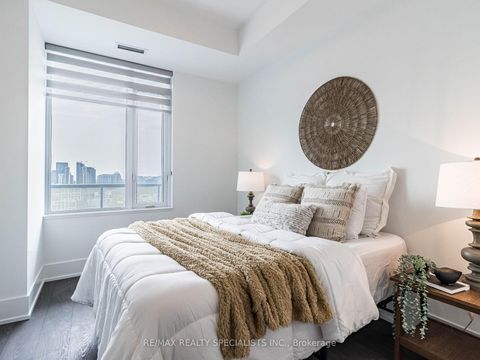 Photo 16 at 1903 - 480 Front Street W, Waterfront Communities C1, Toronto