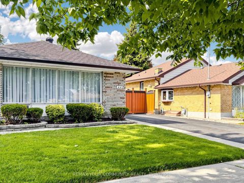Photo 2 at 44 Lewiston Road, Dorset Park, Toronto