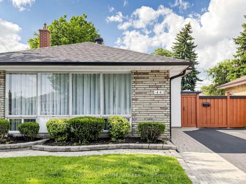 Photo 3 at 44 Lewiston Road, Dorset Park, Toronto