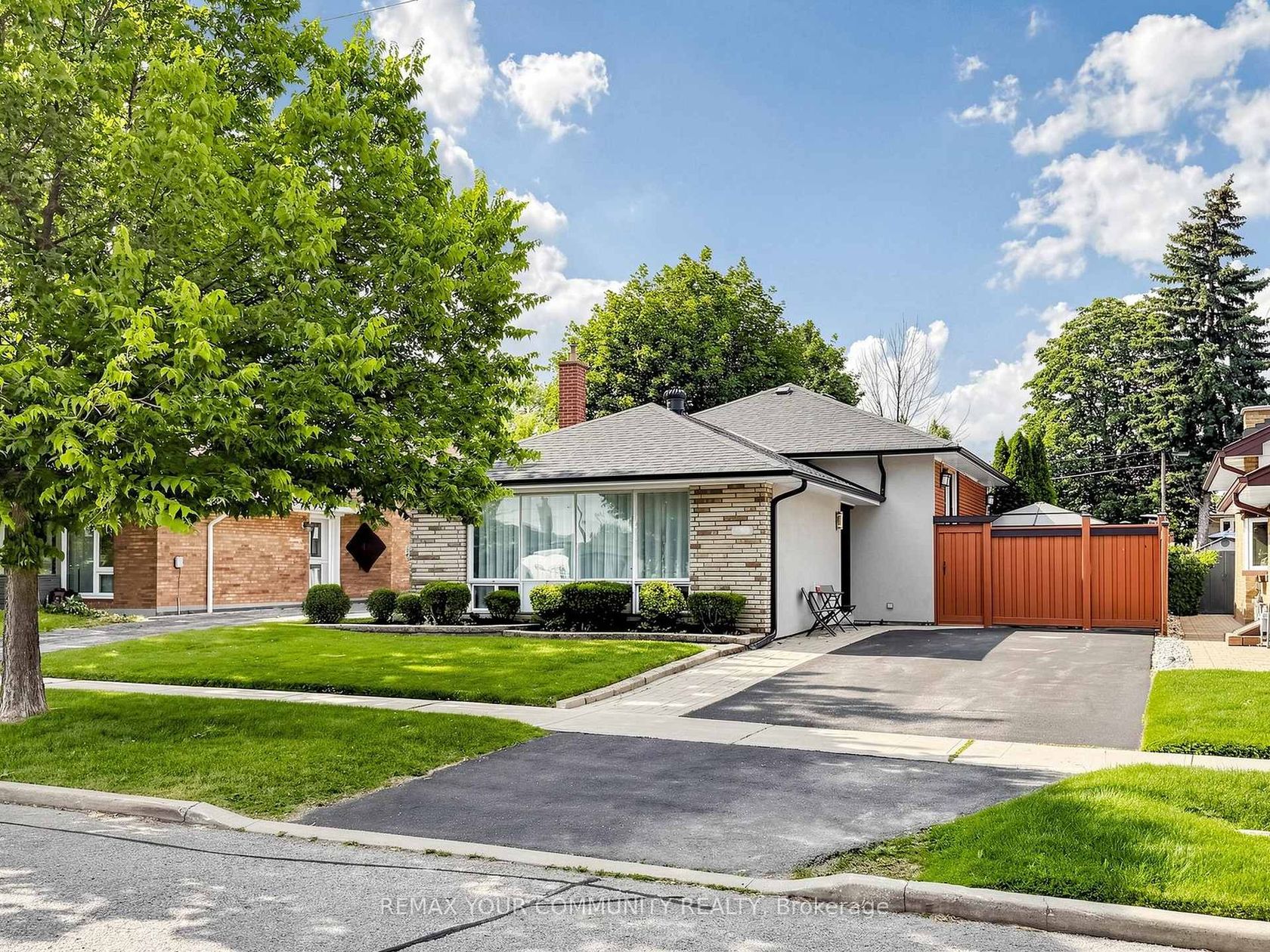 44 Lewiston Road, Dorset Park, Toronto 