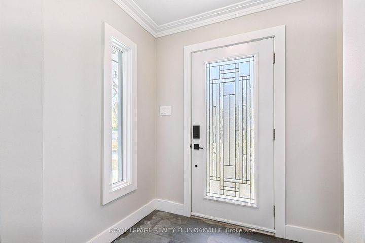 Photo 2 at 340 Clarendon Drive, Ancaster, Hamilton