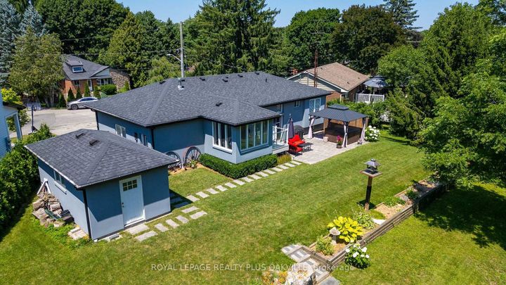Photo 3 at 340 Clarendon Drive, Ancaster, Hamilton