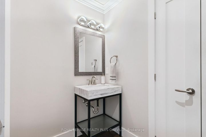 Photo 22 at 340 Clarendon Drive, Ancaster, Hamilton
