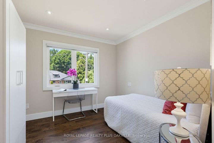 Photo 24 at 340 Clarendon Drive, Ancaster, Hamilton