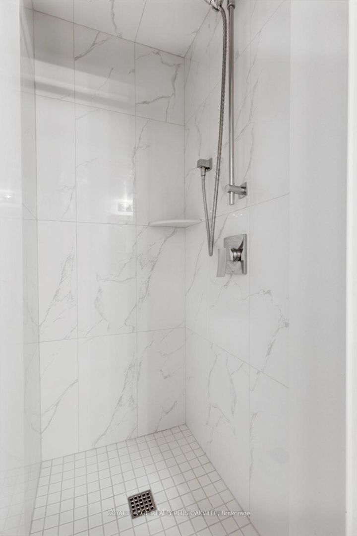 Photo 30 at 340 Clarendon Drive, Ancaster, Hamilton
