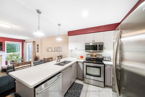 Photo 10 at 11 Watson Drive, East Bayfield, Barrie