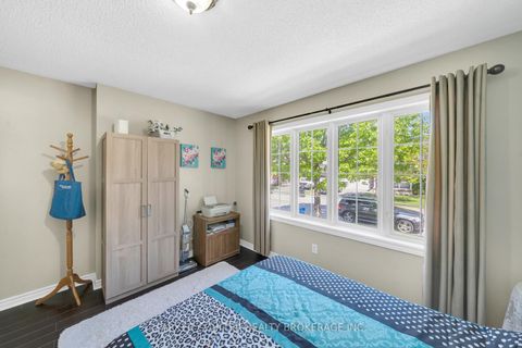 Photo 15 at 11 Watson Drive, East Bayfield, Barrie