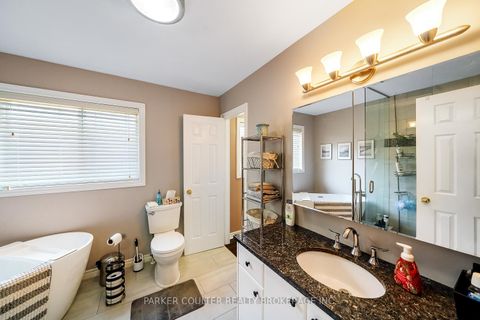 Photo 16 at 11 Watson Drive, East Bayfield, Barrie