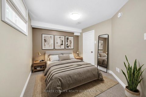 Photo 33 at 11 Watson Drive, East Bayfield, Barrie