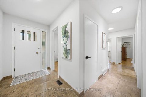 Photo 3 at 19 Decarie Circle, West Deane, Toronto