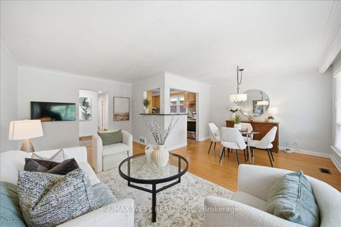 Photo 11 at 19 Decarie Circle, West Deane, Toronto