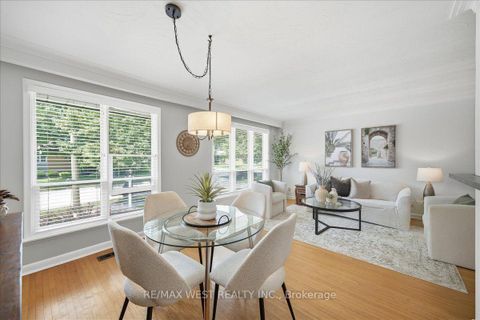Photo 13 at 19 Decarie Circle, West Deane, Toronto