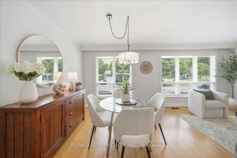 Photo 14 at 19 Decarie Circle, West Deane, Toronto