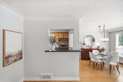 Photo 15 at 19 Decarie Circle, West Deane, Toronto